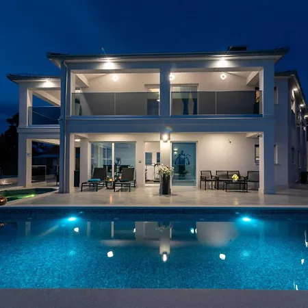 Luminous Infinity With Pool And Gym Villa Rogoznica (Sibenik-Knin)