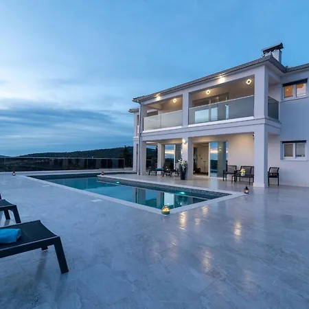 Luminous Infinity With Pool And Gym * Rogoznica (Sibenik-Knin)