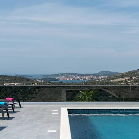Luminous Infinity With Pool And Gym Villa Rogoznica (Sibenik-Knin)